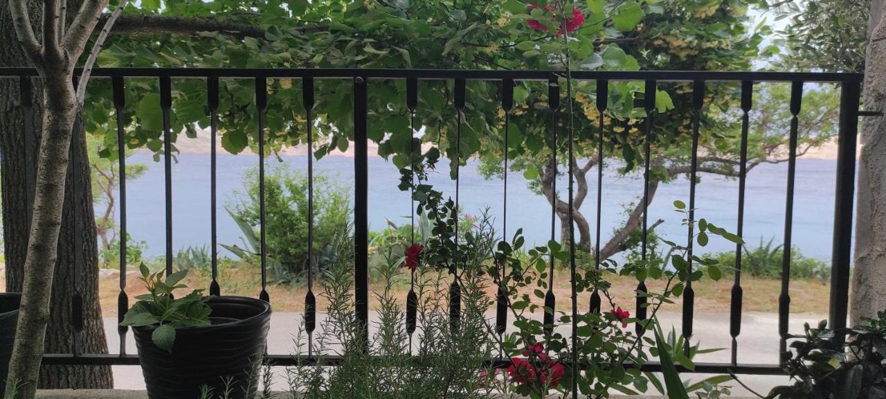 Romantic Sonja, Beachfront Appartement Cesarica