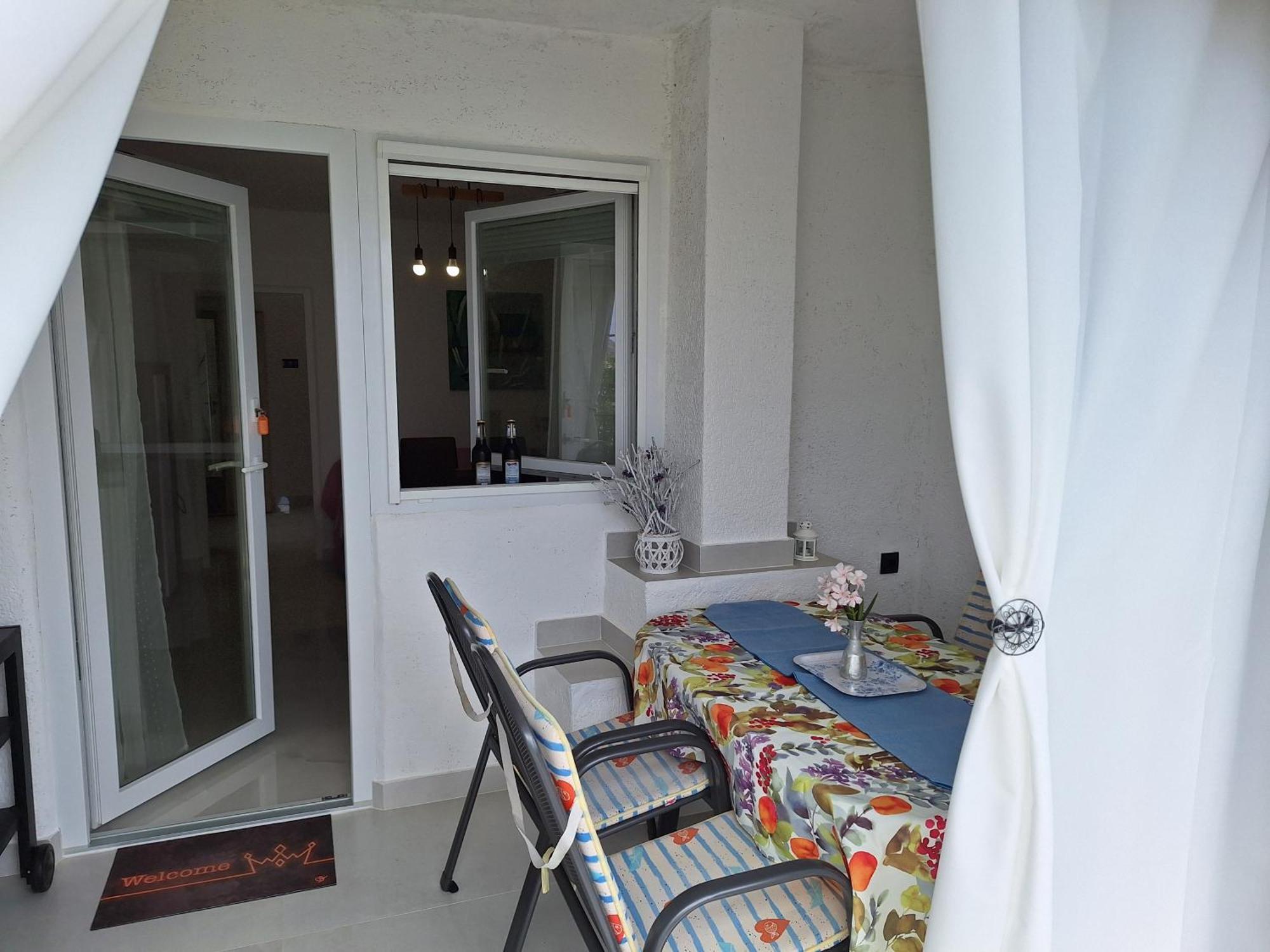 Appartement Romantic Sonja, Beachfront Cesarica